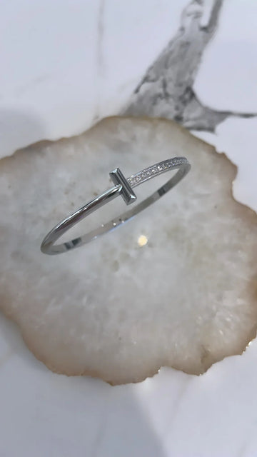 The Diamond T bracelet