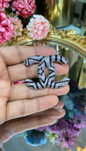 CC BLACK DIAMON BROOCH