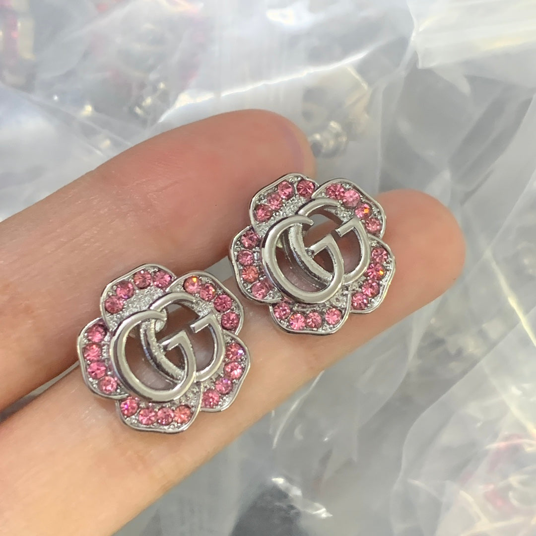 Elegant GG Letter Stud Earrings – Gold-Plated Minimal Luxe