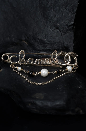 Signature Chic Brooch