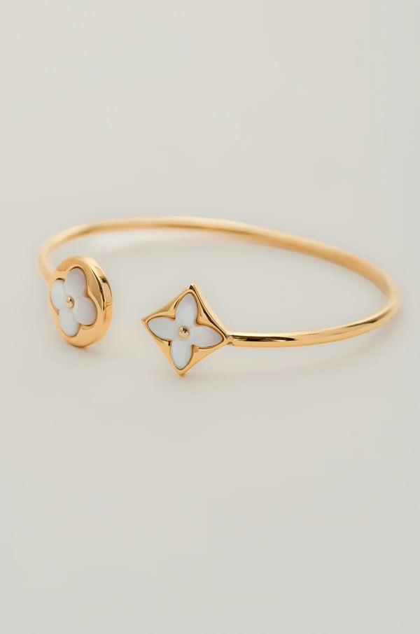 White Flower Embrace Elvy Bracelet