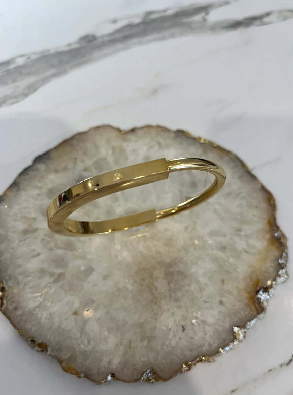 The plain Harmony bangle