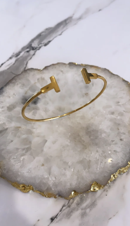 The T bracelet