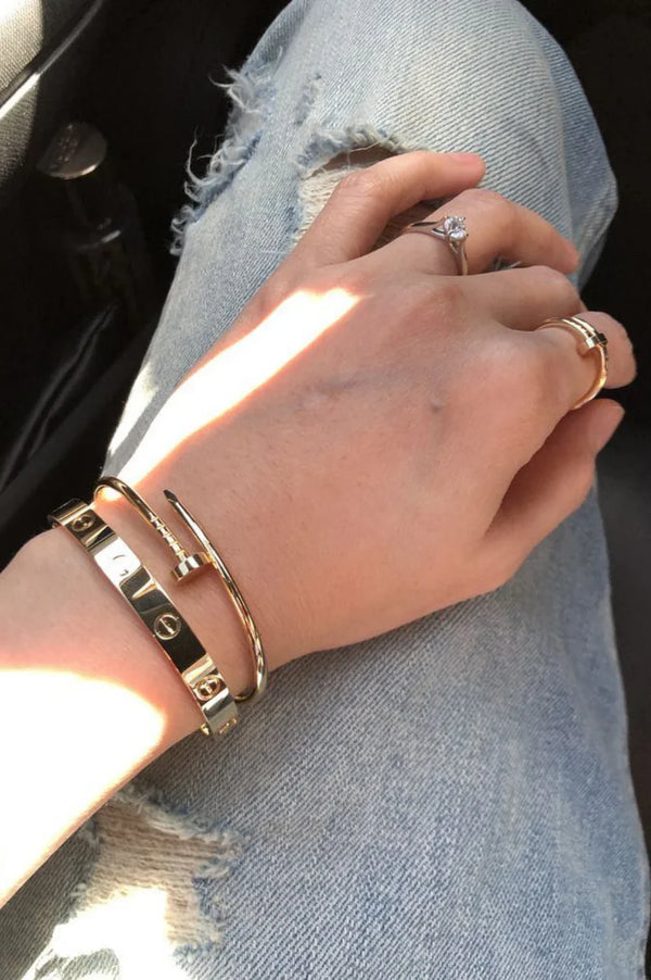 Upabov Luxury Inspired Bangle | Gold