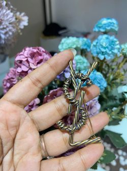 YS TEXTURED BROOCH