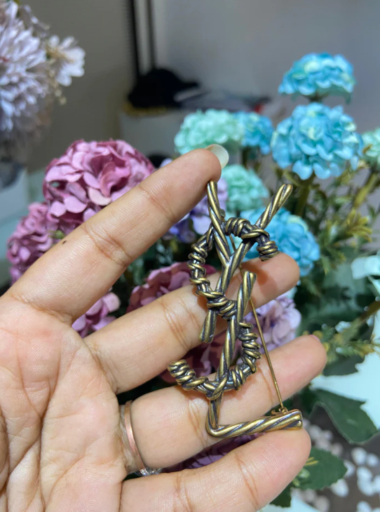 YS TEXTURED BROOCH