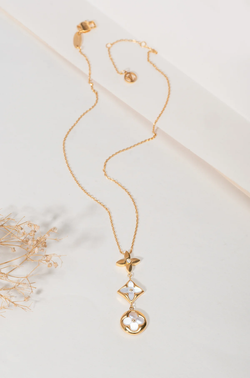 Chic Floral Elvy Neckchain