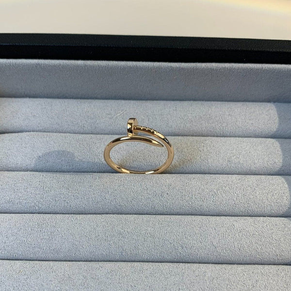 Upabov Luxury Ring